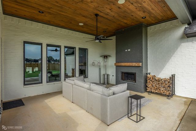 642 Caledonia Drive, Bossier City, LA 71111