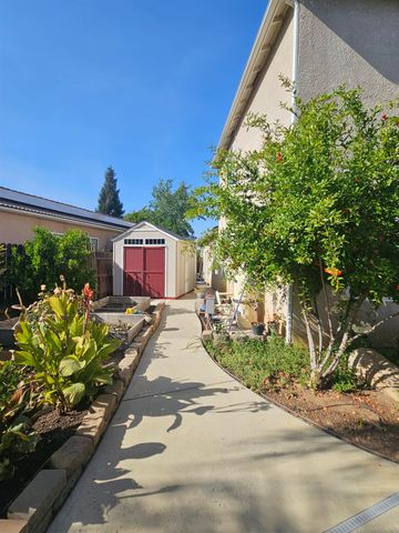 2917 E Trenton Avenue, Fresno, CA 93720