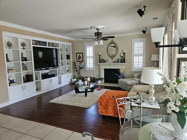 2917 E Trenton Avenue, Fresno, CA 93720