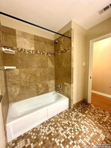 411 W HART AVE, San Antonio, TX 78214