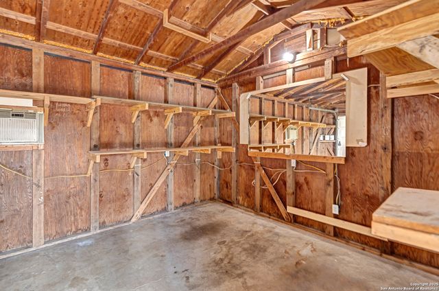 411 W HART AVE, San Antonio, TX 78214