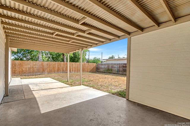 411 W HART AVE, San Antonio, TX 78214