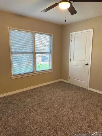 411 W HART AVE, San Antonio, TX 78214