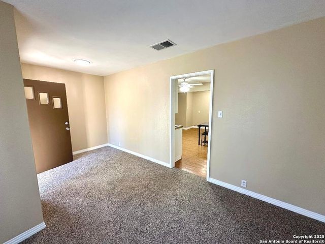 411 W HART AVE, San Antonio, TX 78214