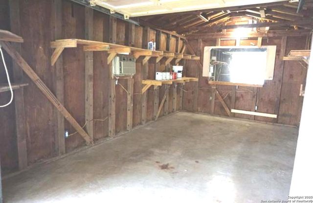 411 W HART AVE, San Antonio, TX 78214