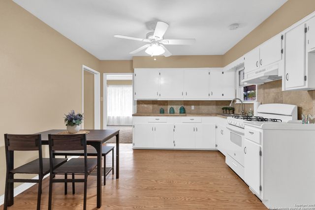 411 W HART AVE, San Antonio, TX 78214