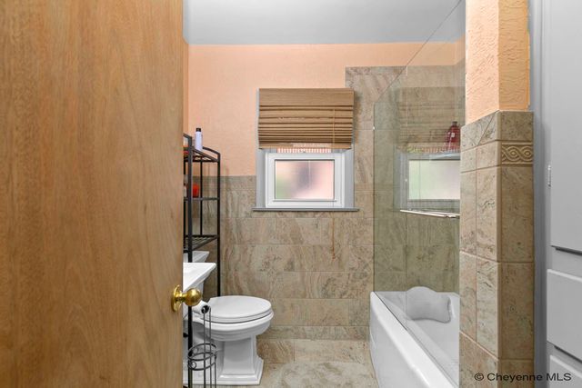 410 W 2ND AVE, Cheyenne, WY 82001