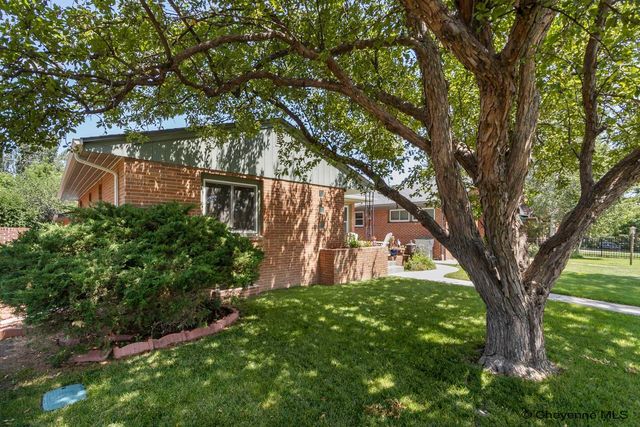 410 W 2ND AVE, Cheyenne, WY 82001