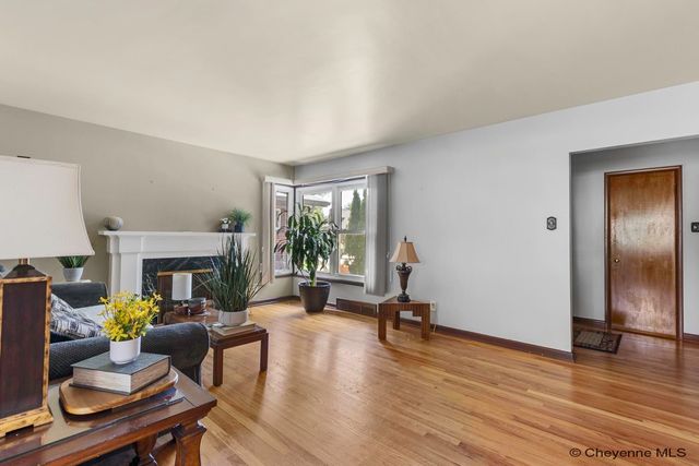 410 W 2ND AVE, Cheyenne, WY 82001