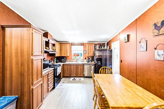 200 Mil Encinos St, Adkins, TX 78101