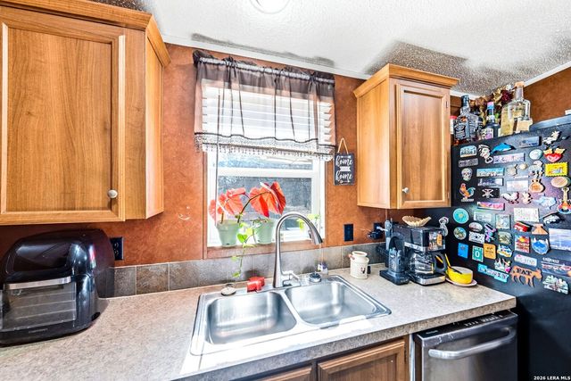 200 Mil Encinos St, Adkins, TX 78101