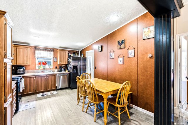 200 Mil Encinos St, Adkins, TX 78101