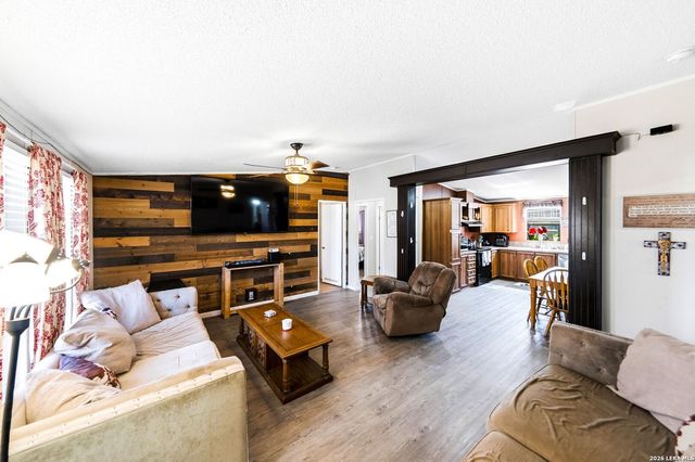 200 Mil Encinos St, Adkins, TX 78101