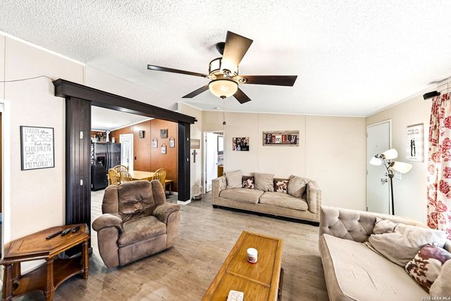 200 Mil Encinos St, Adkins, TX 78101