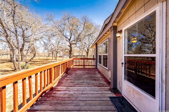 200 Mil Encinos St, Adkins, TX 78101