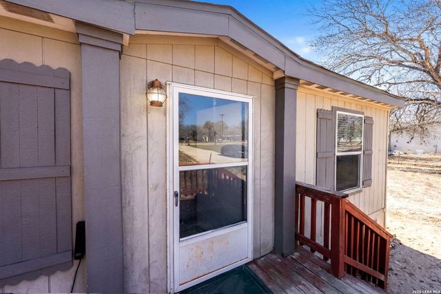 200 Mil Encinos St, Adkins, TX 78101