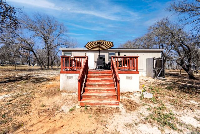 200 Mil Encinos St, Adkins, TX 78101