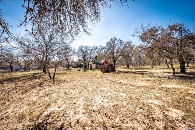 200 Mil Encinos St, Adkins, TX 78101
