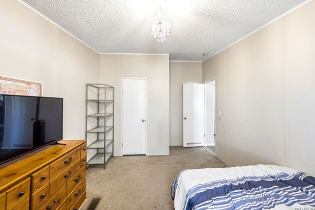 200 Mil Encinos St, Adkins, TX 78101