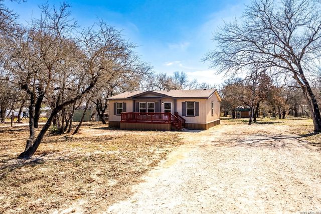200 Mil Encinos St, Adkins, TX 78101