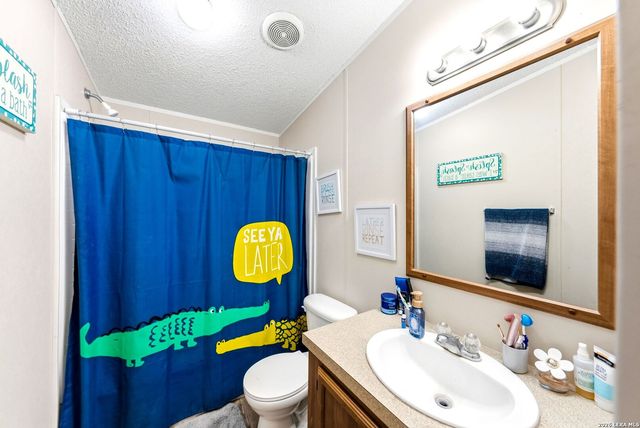 200 Mil Encinos St, Adkins, TX 78101