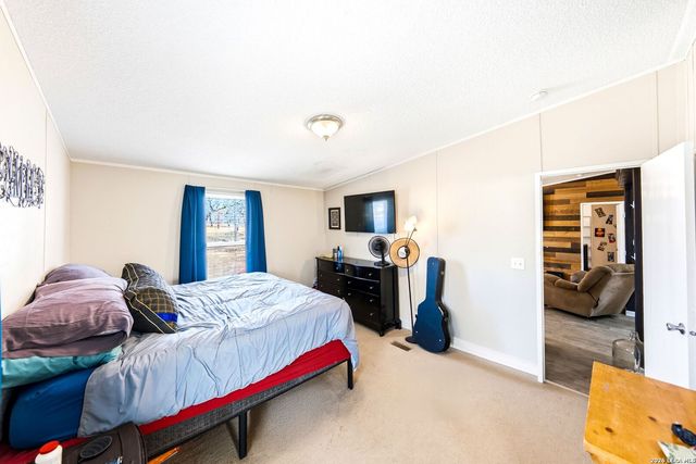 200 Mil Encinos St, Adkins, TX 78101