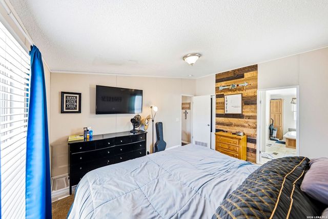 200 Mil Encinos St, Adkins, TX 78101