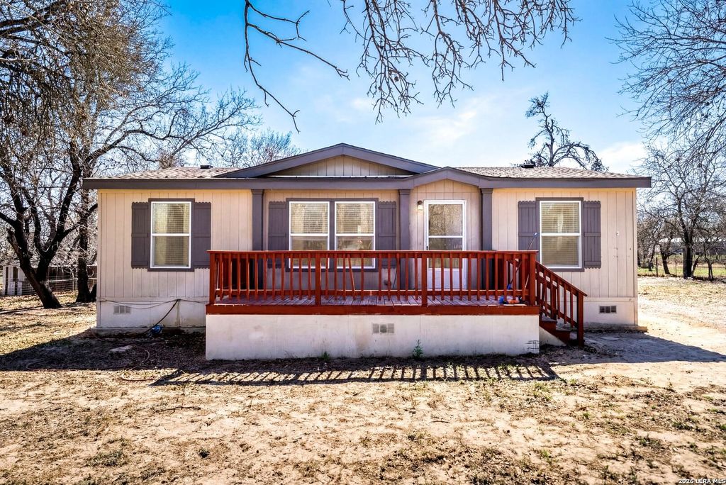 200 Mil Encinos St, Adkins, TX 78101