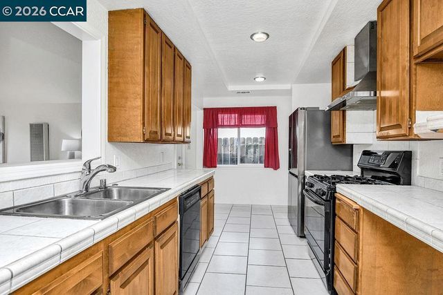 130 Cleopatra Dr, Pleasant Hill, CA 94523