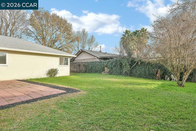 130 Cleopatra Dr, Pleasant Hill, CA 94523