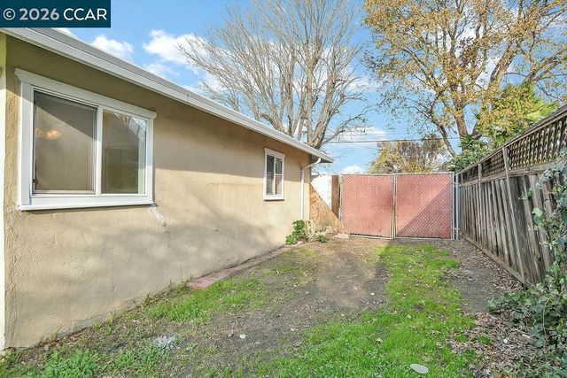 130 Cleopatra Dr, Pleasant Hill, CA 94523