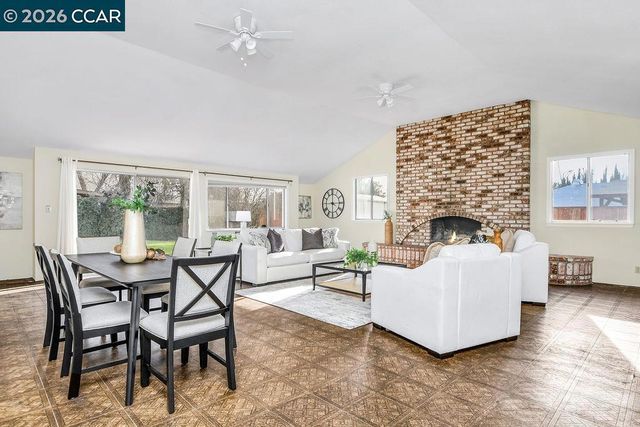 130 Cleopatra Dr, Pleasant Hill, CA 94523