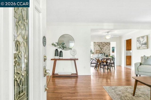 130 Cleopatra Dr, Pleasant Hill, CA 94523