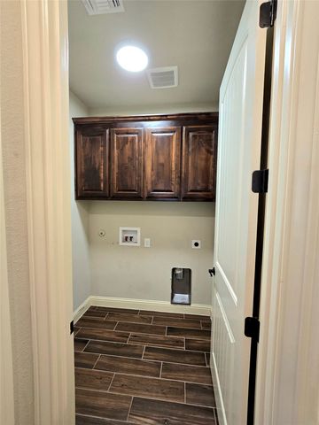 3113 Main Street, Granbury, TX 76049