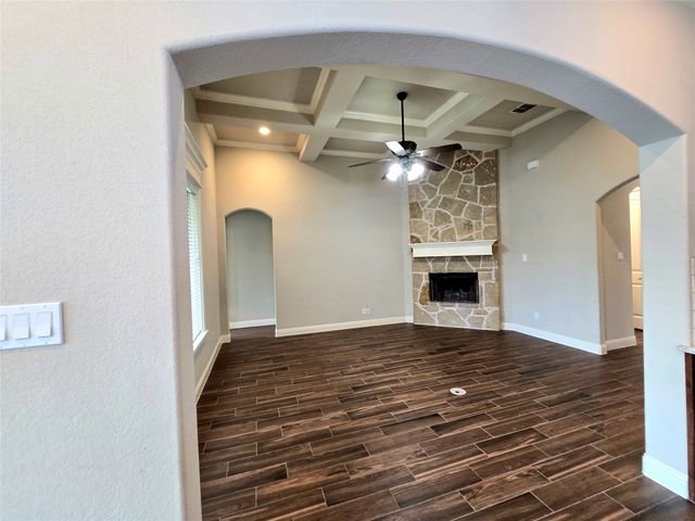 3113 Main Street, Granbury, TX 76049