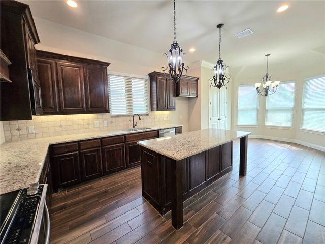 3113 Main Street, Granbury, TX 76049