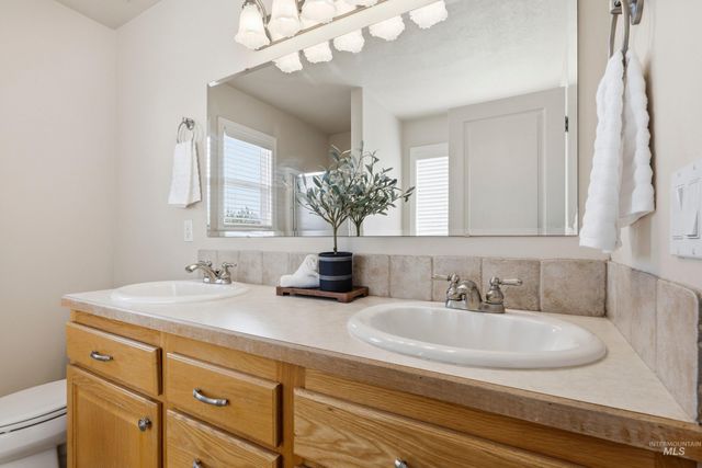 3787 N Alexis Way, Meridian, ID 83646