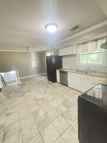221 Bonnavue Dr, Hermitage, TN 37076