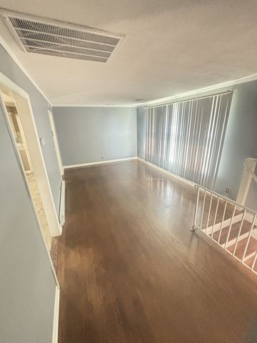 221 Bonnavue Dr, Hermitage, TN 37076