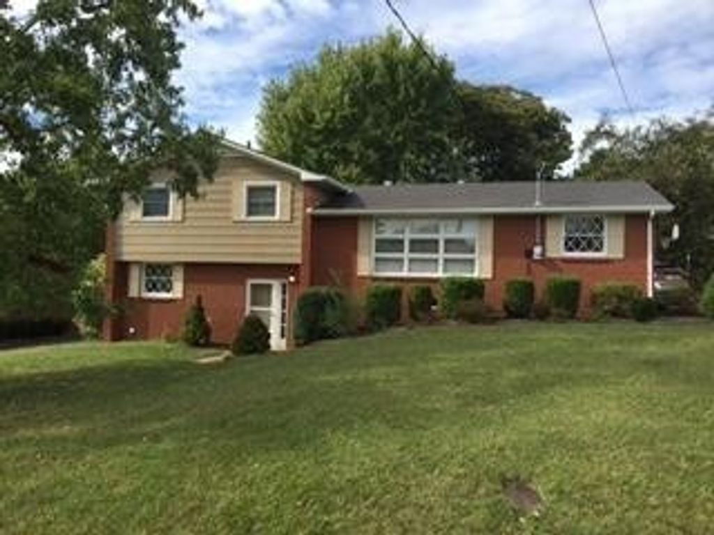 221 Bonnavue Dr, Hermitage, TN 37076