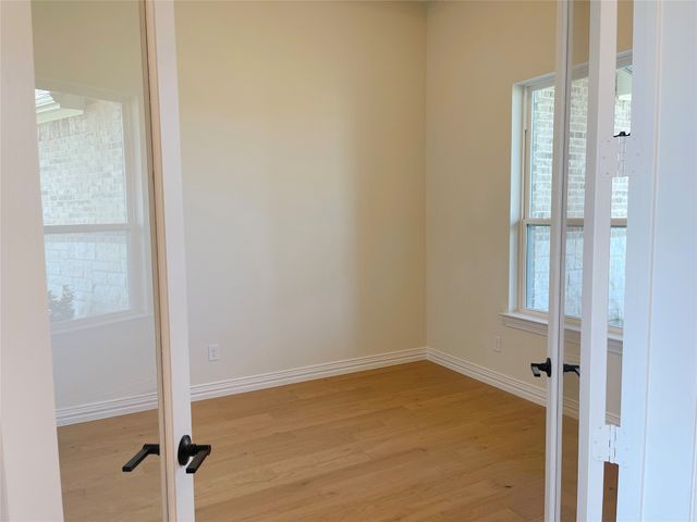 211 Marie Lane, Waxahachie, TX 75167