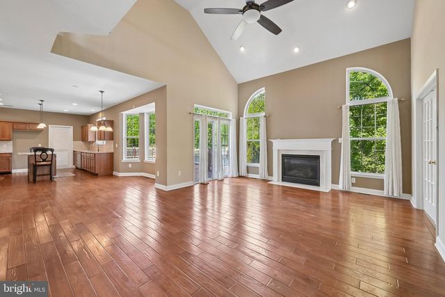 135 DESILVIO DR, Sicklerville, NJ 08081