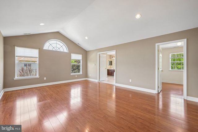 135 DESILVIO DR, Sicklerville, NJ 08081