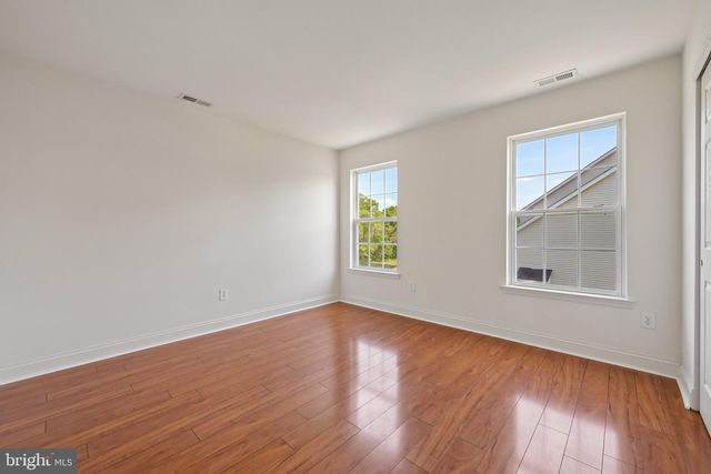 135 DESILVIO DR, Sicklerville, NJ 08081