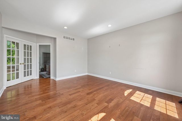 135 DESILVIO DR, Sicklerville, NJ 08081