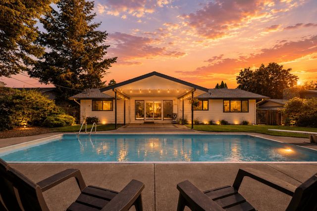 4302 S Altamont St, Spokane, WA 99223