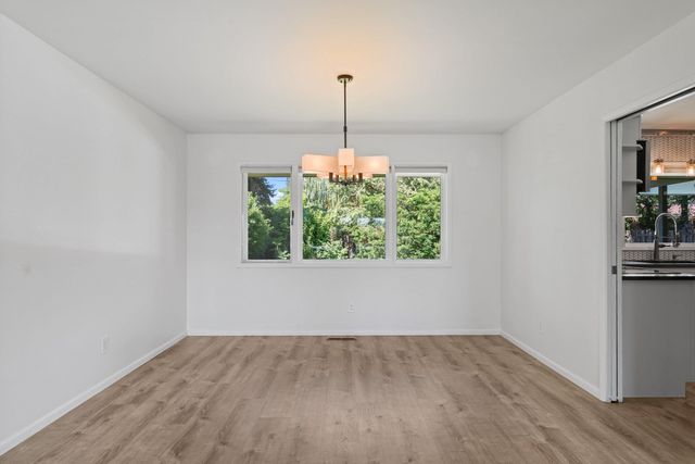 4302 S Altamont St, Spokane, WA 99223