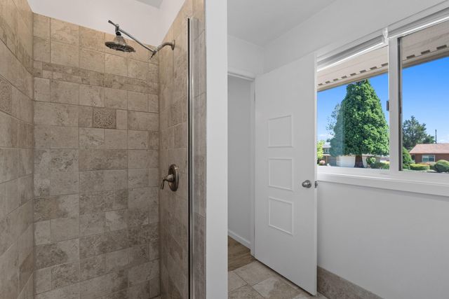 4302 S Altamont St, Spokane, WA 99223