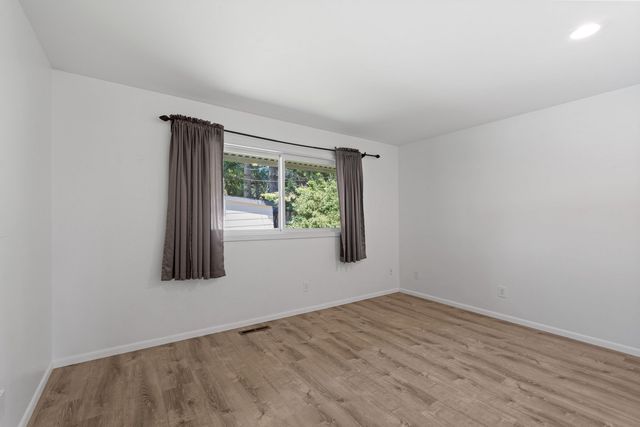 4302 S Altamont St, Spokane, WA 99223