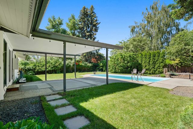 4302 S Altamont St, Spokane, WA 99223